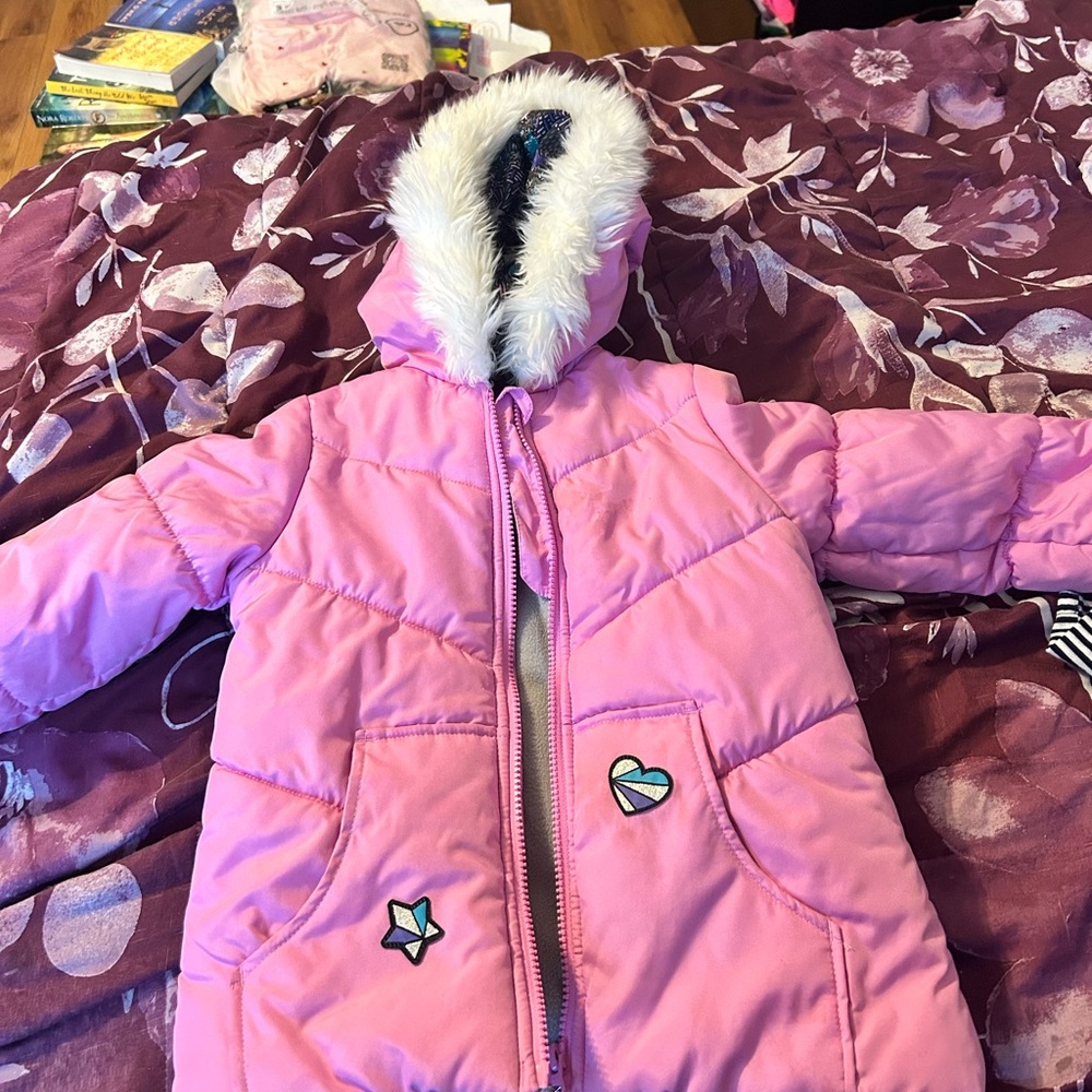 Toddler Girl’s Thick Winter a coat Size M (5/6).